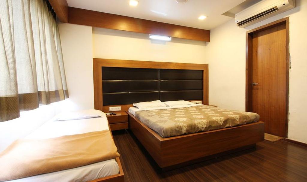 Hotel Kanak Comfort Ahmedabad Chambre photo